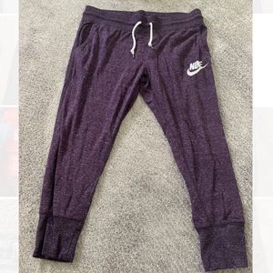 Cropped Nike Joggers